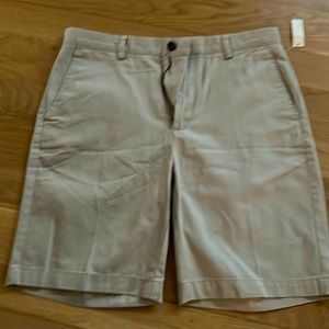 NWT Khaki Shorts - Men’s 33